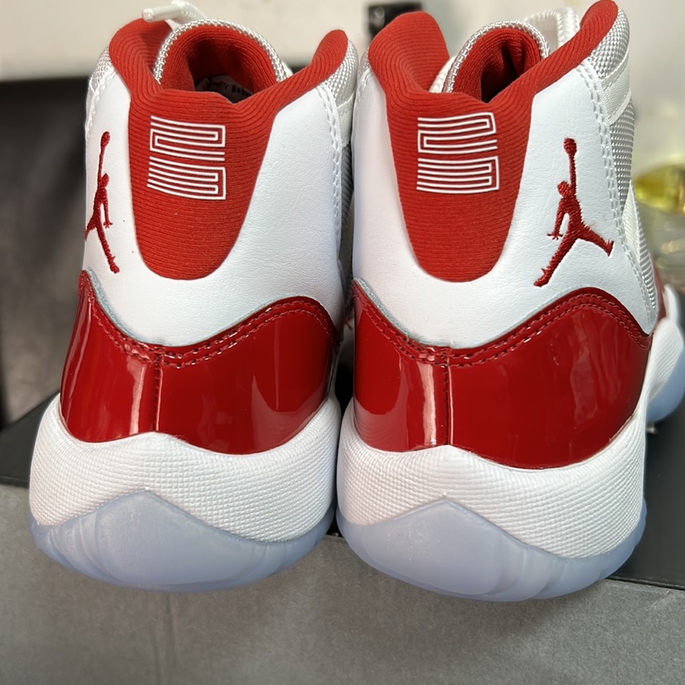 Jordan 11 - Picture 4 of 7
